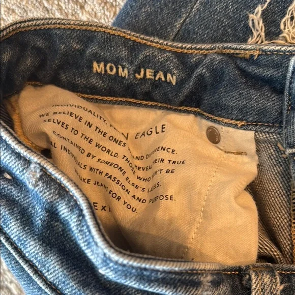 🛍️American Eagle Distressed Blue Jeans - Picture 5 of 9